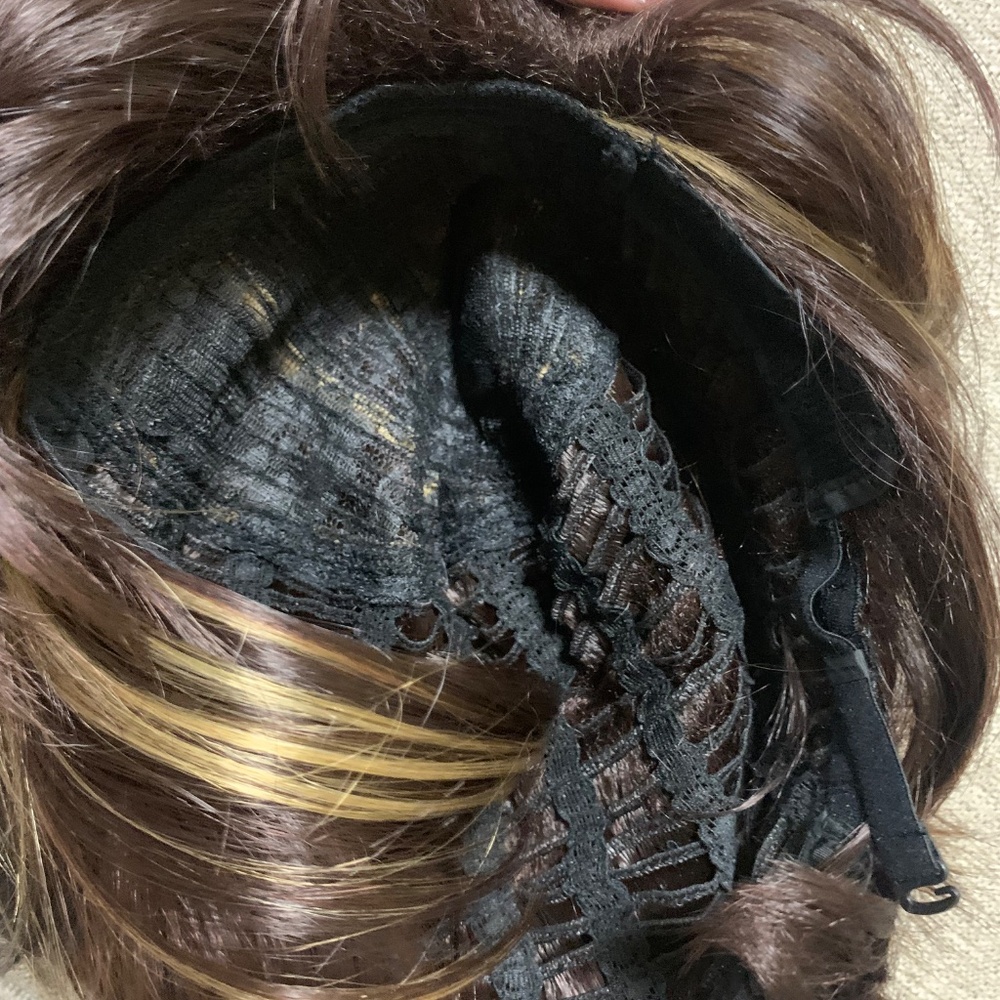 Wig - Picture 5 of 5